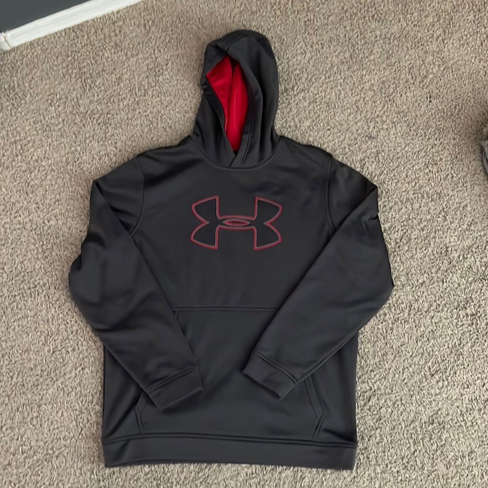 ⭐️3/$20  Under Armour Cold Gear sweatshirt